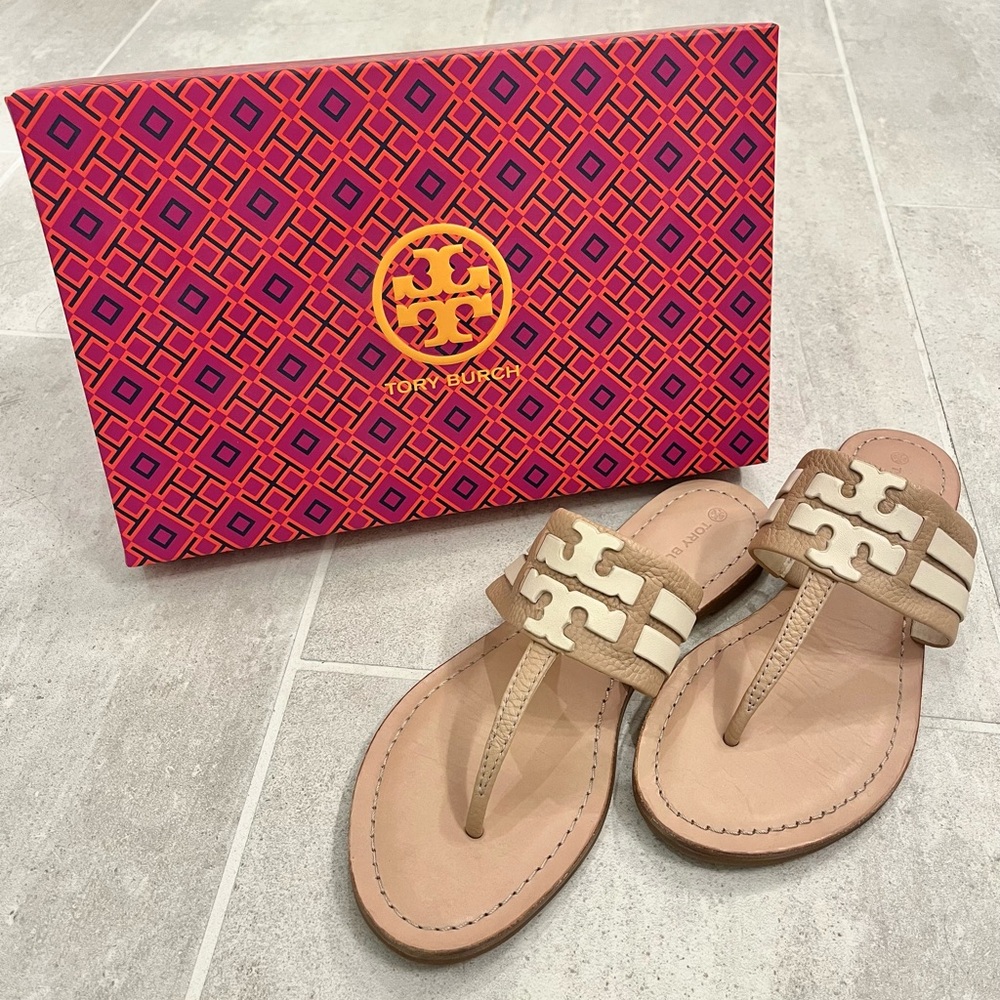 Tory Burch - Leigh Sandal - Light Makeup